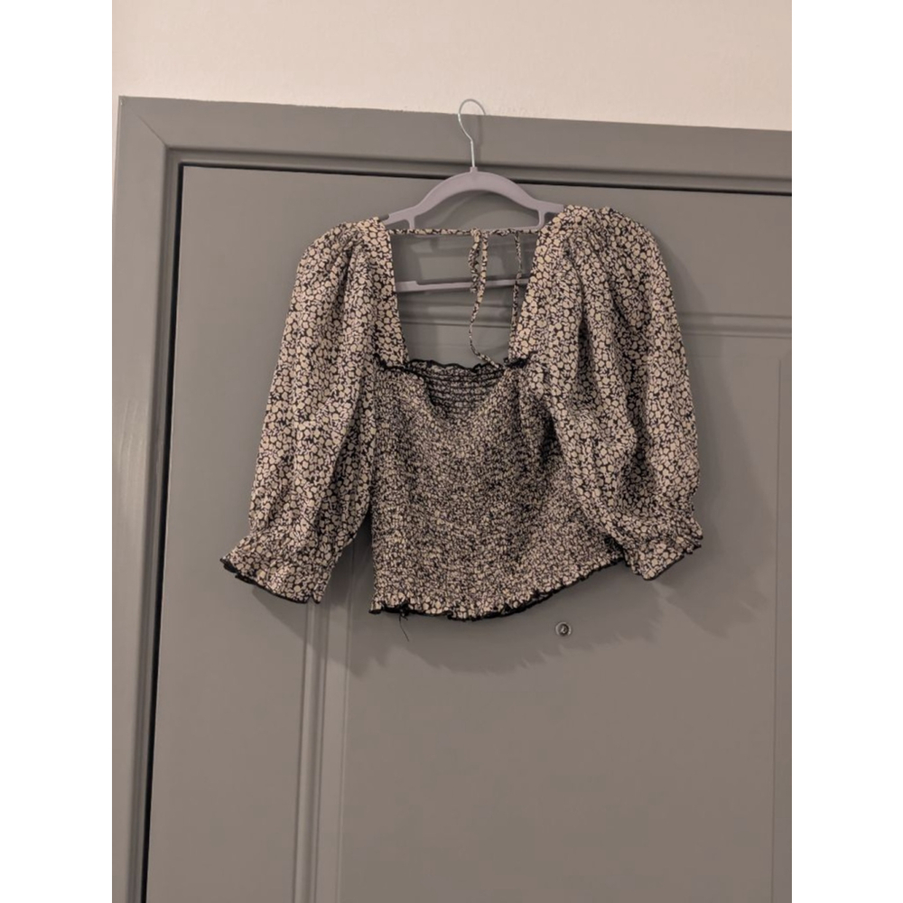 Women's H&M Floral Smocked Crop Top in Black, yellow, and White, Size S - Picture 5 of 9